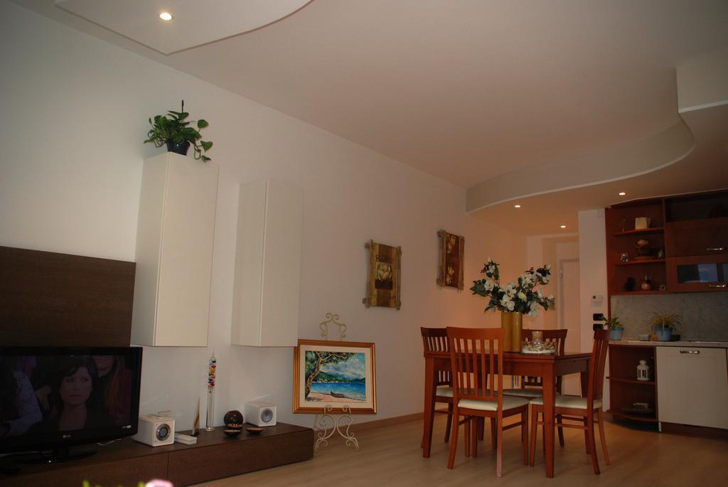 Bella Piazza Apartment Колико Стая снимка
